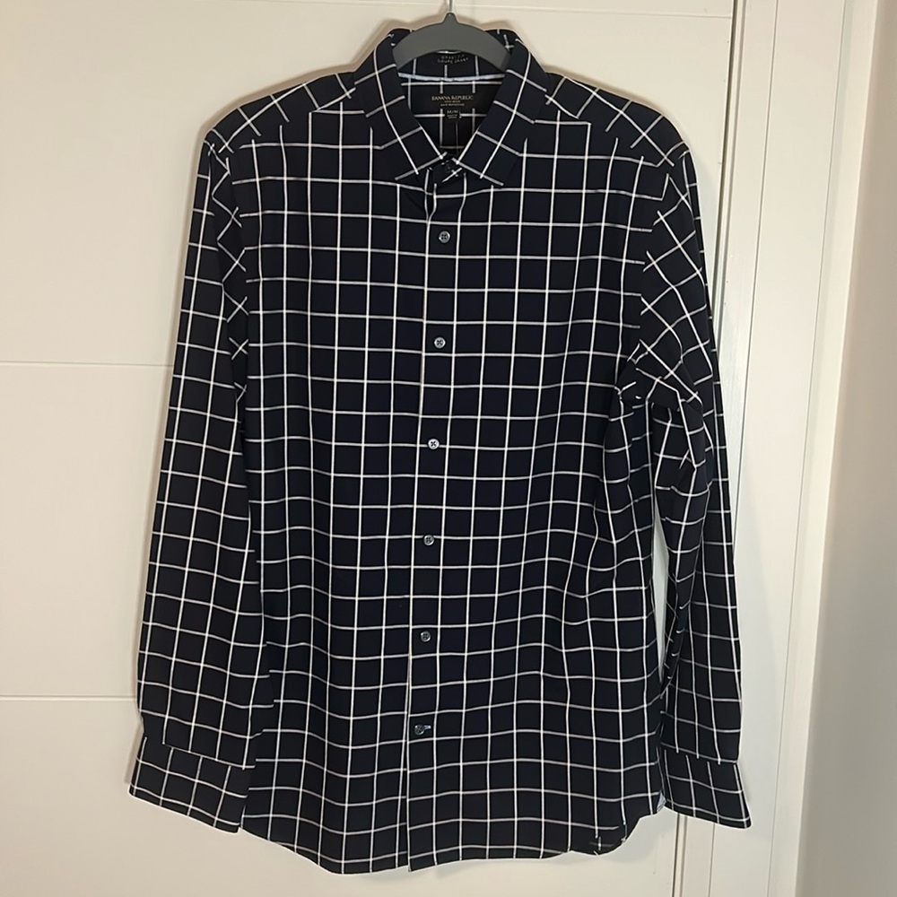 Banana Republic new with tags medium non-iron navy blue men’s shirt